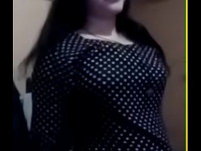 Sexy desi Girl Showing her Breasts and Pussy