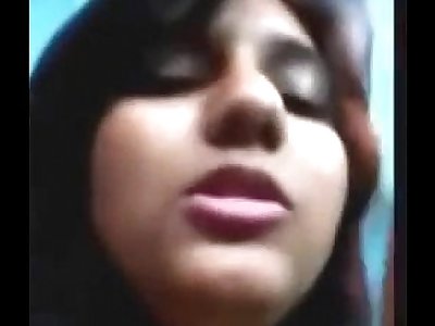 Desi Bengali gorgeous dame exposing (selfi)
